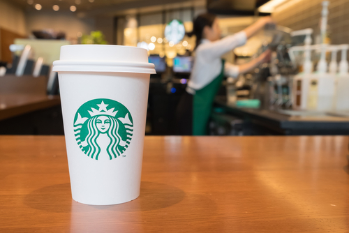 Da Starbucks il caffè lo paghi in bitcoin